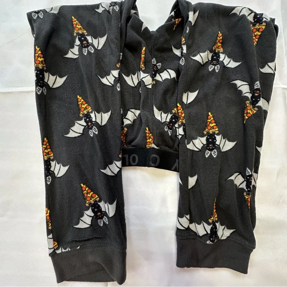 Old Navy Halloween theme‎ dark gray fleece pajama set boys L 10-12 bats pizza